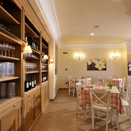 Dei Conti Hotel 3*